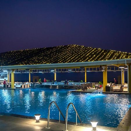 The Gold Beach Resort Daman Eksteriør billede