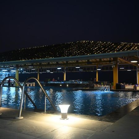 The Gold Beach Resort Daman Eksteriør billede