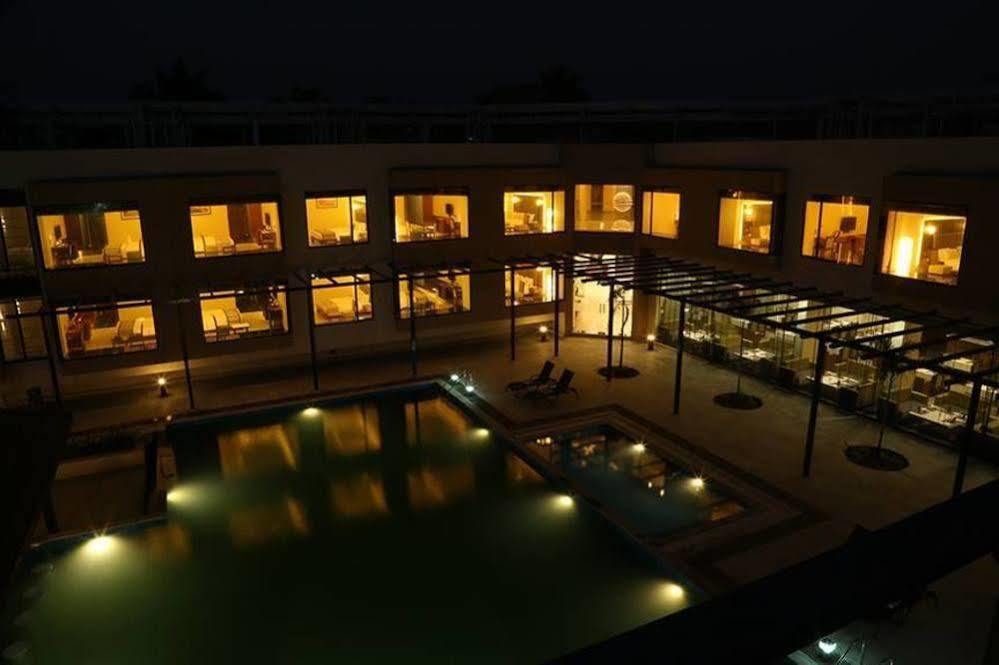 The Gold Beach Resort Daman Eksteriør billede