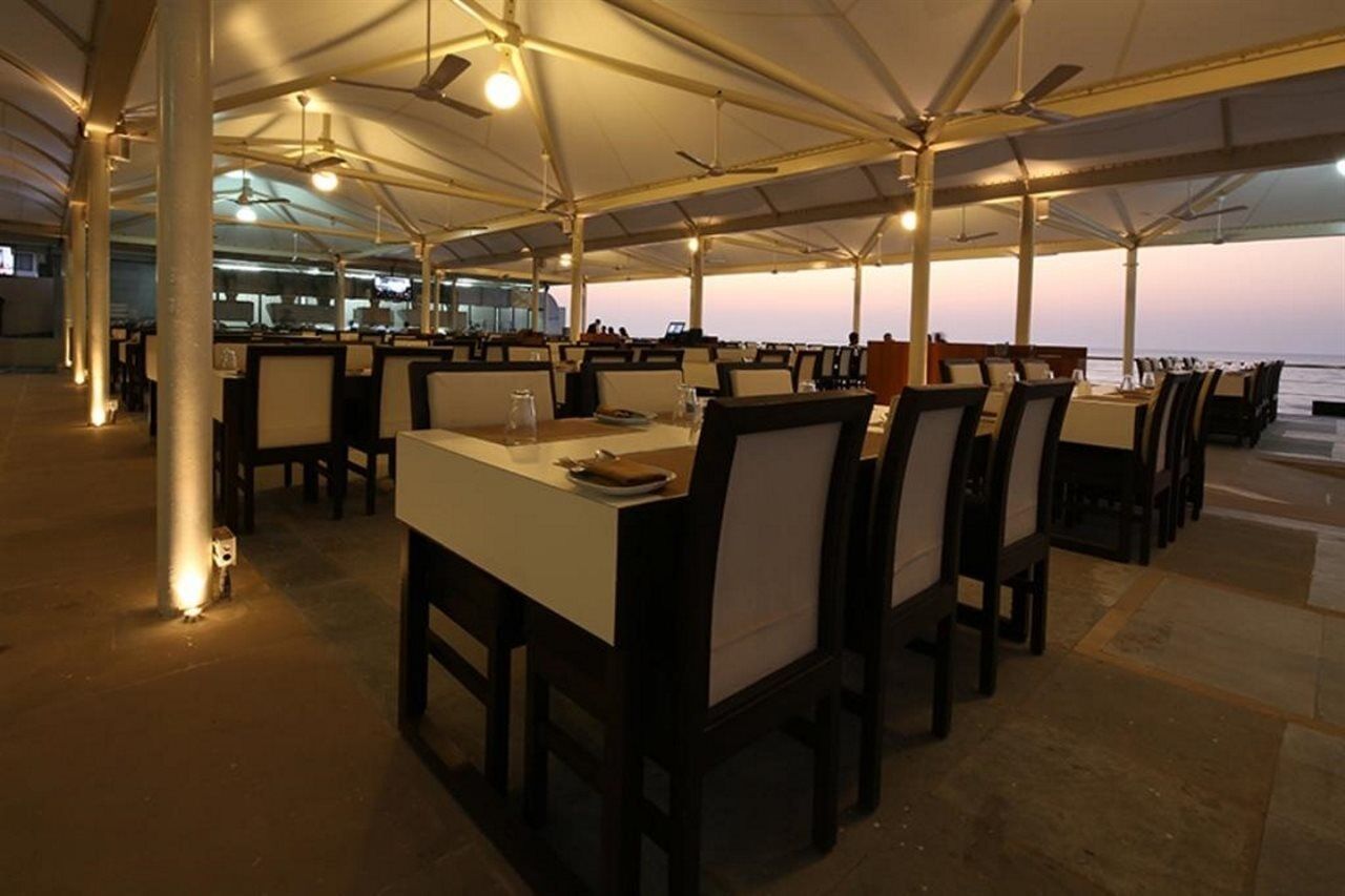 The Gold Beach Resort Daman Eksteriør billede