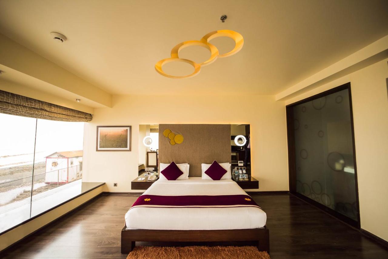 The Gold Beach Resort Daman Eksteriør billede