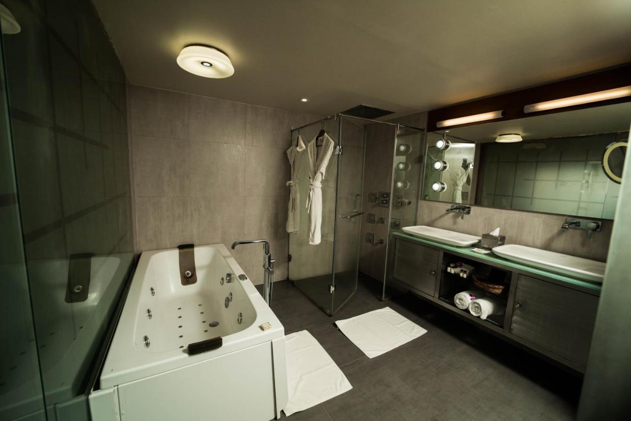 The Gold Beach Resort Daman Eksteriør billede